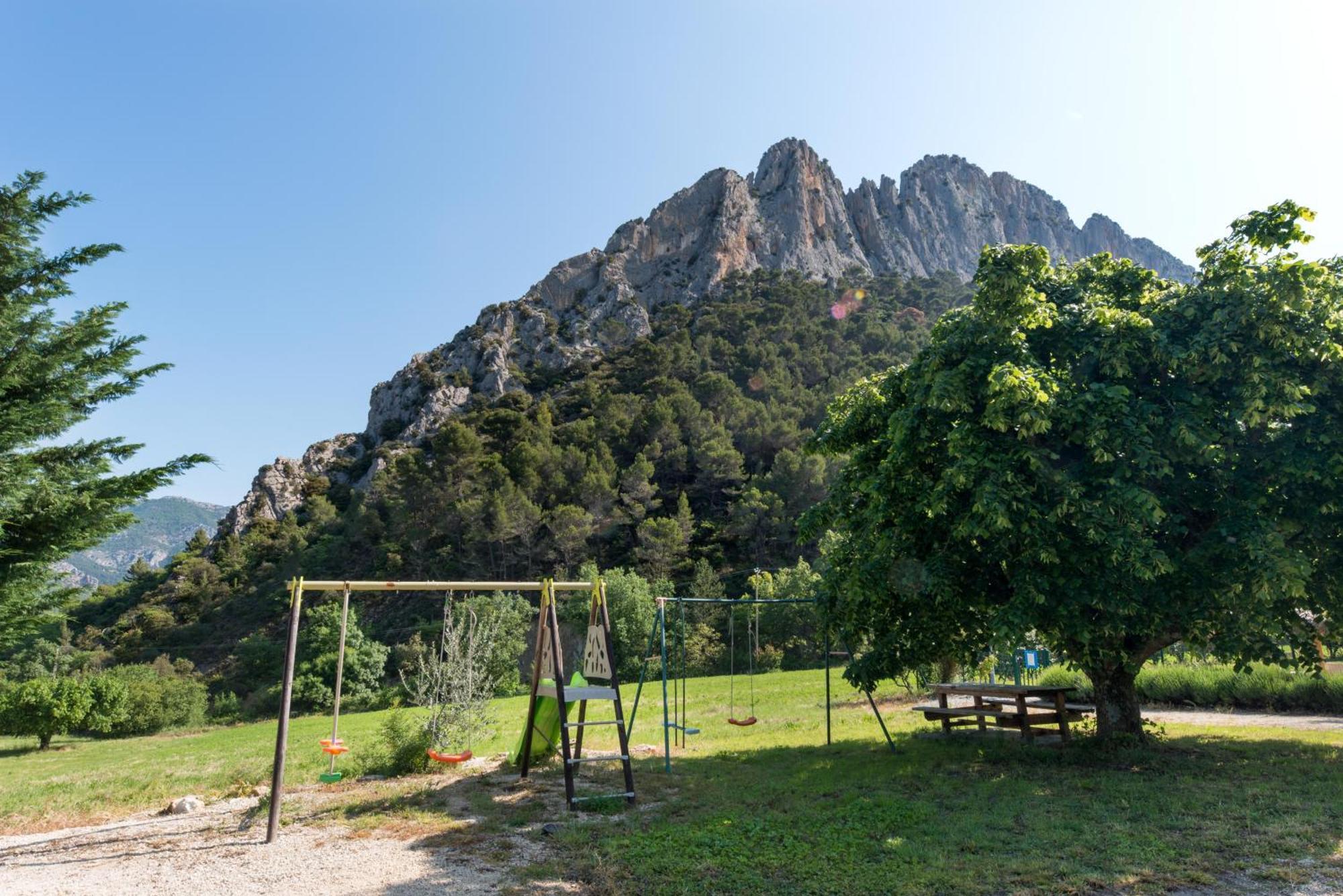 Готель Domaine Saint Julien Б'юі-ле-Баронні Екстер'єр фото